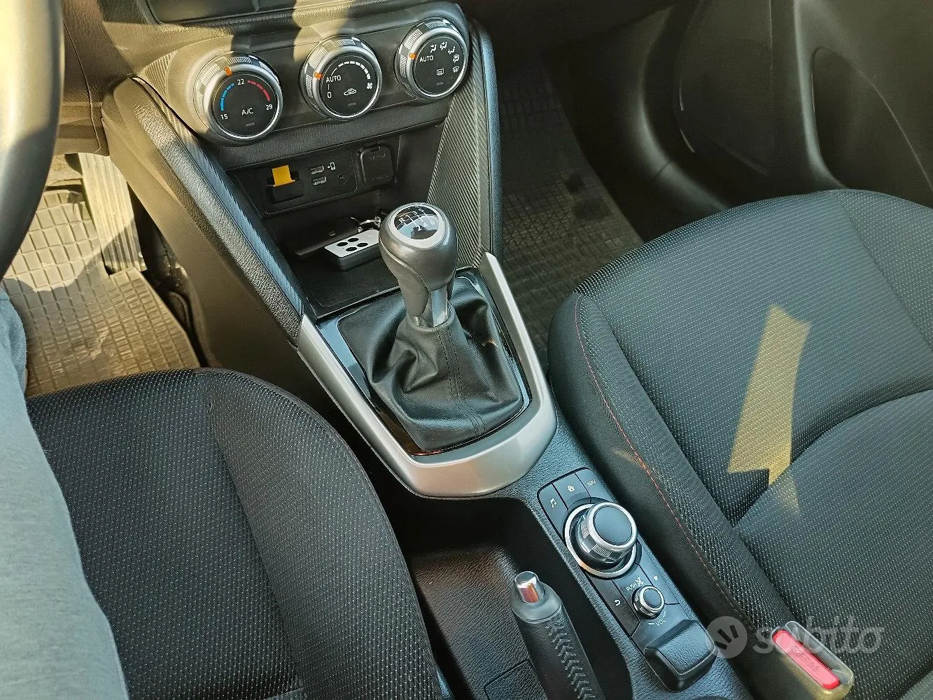 Mazda Mazda2 2023 photo 5