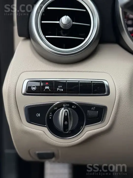 Mercedes-Benz C350 2016 photo 4