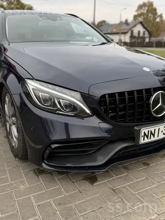 Mercedes-Benz C350 2016 photo 2