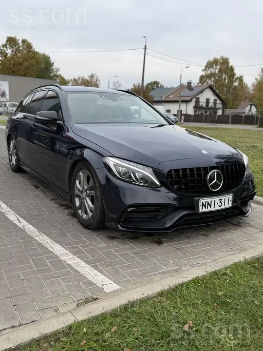 Mercedes-Benz C350 2016 photo 3