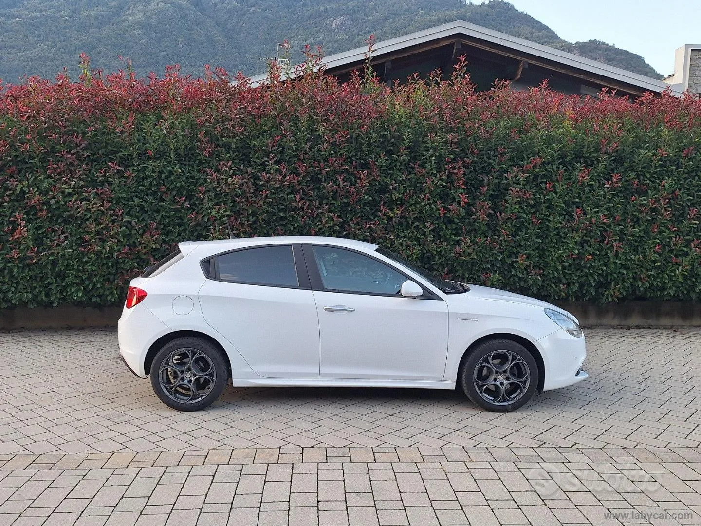 Alfa Romeo Giulietta 2018 photo 5
