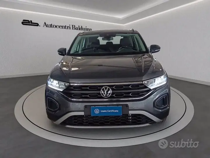 Volkswagen T-Roc 2023 photo 2