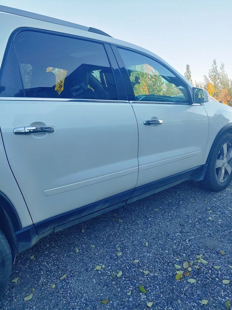 GMC Acadia 2011 photo 3
