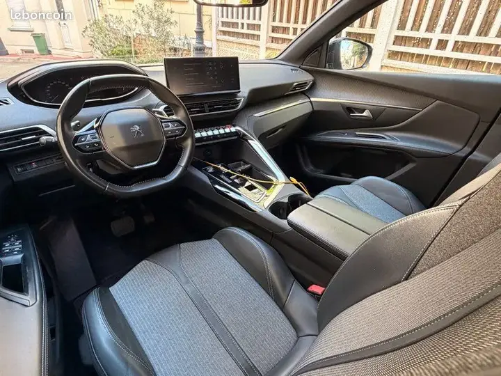 Peugeot 5008 2023 photo 2