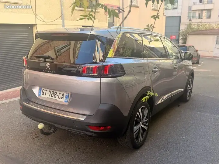 Peugeot 5008 2023 photo 3