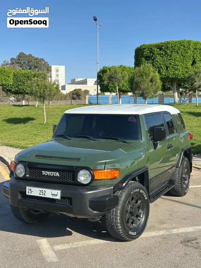 Toyota Fj 2013 photo 2