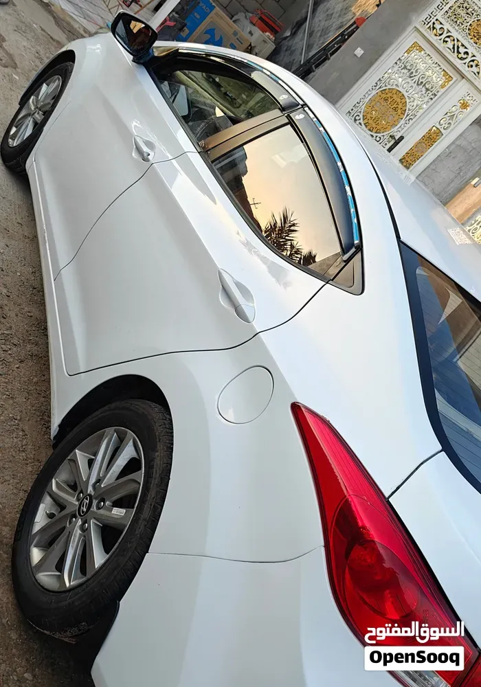 Hyundai Elantra 2014 photo 4