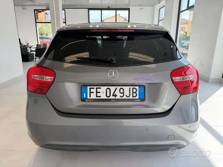 Mercedes-Benz A 180 2015 photo 4