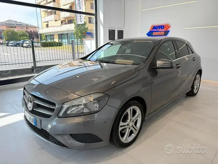 Mercedes-Benz A 180 2015 photo 3