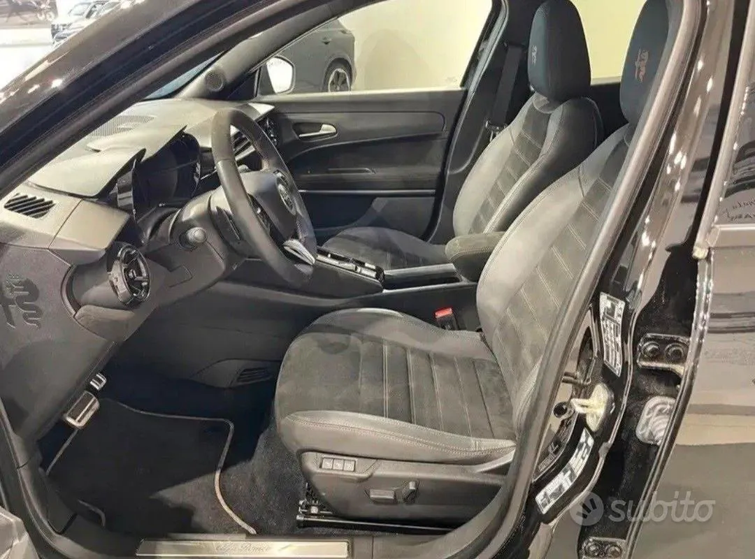 Alfa Romeo Junior 2025 photo 5