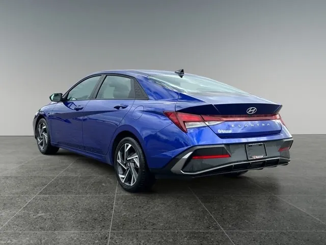 Hyundai Elantra Preferred 2025 photo 4