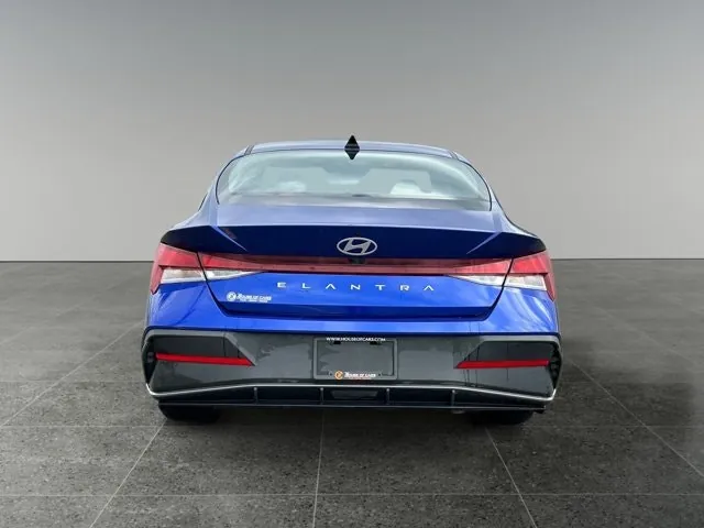 Hyundai Elantra Preferred 2025 photo 5