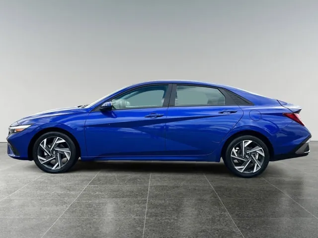 Hyundai Elantra Preferred 2025 photo 2