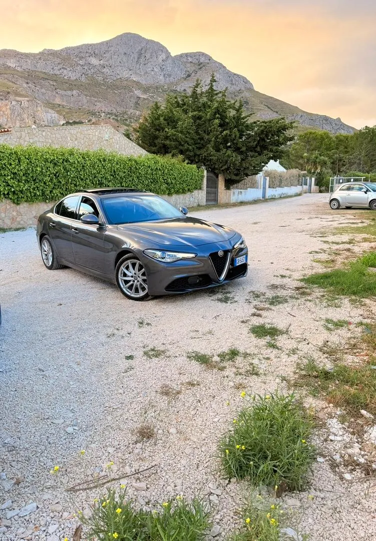 Alfa Romeo Giulia 2019 photo 5