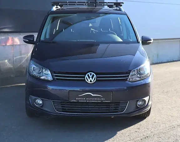 Volkswagen Touran 2012 photo 2