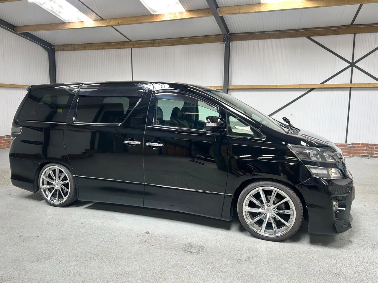 Toyota Vellfire 2014 photo 5