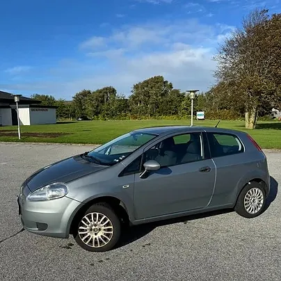 Fiat Grande Punto 2009 photo 2