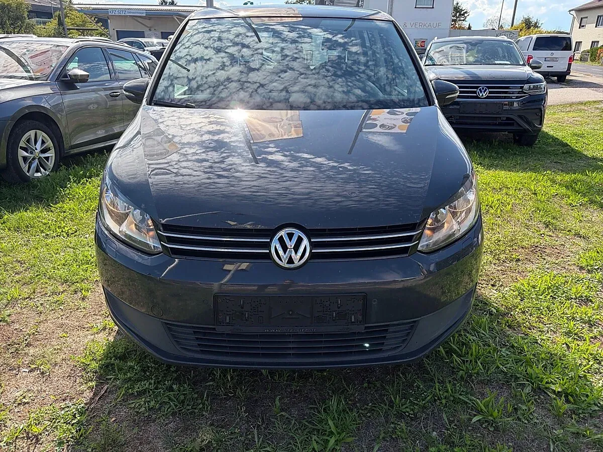 Volkswagen Touran 2015 photo 2