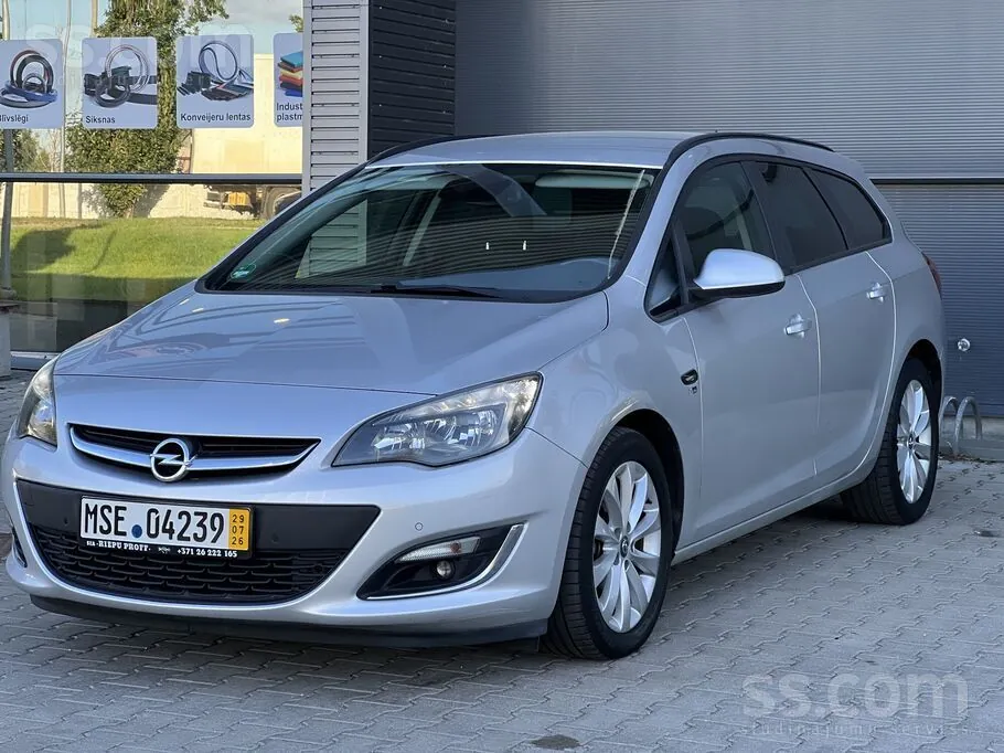 Opel Astra 2012 photo 3