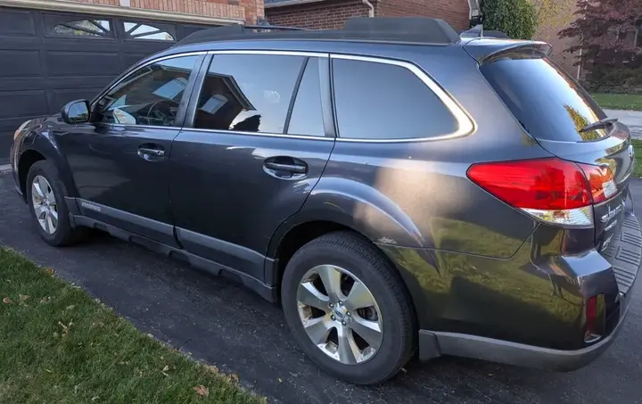 Subaru Outback 2011 photo 4