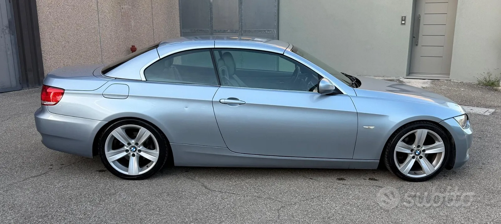 BMW 320 2010 photo 4