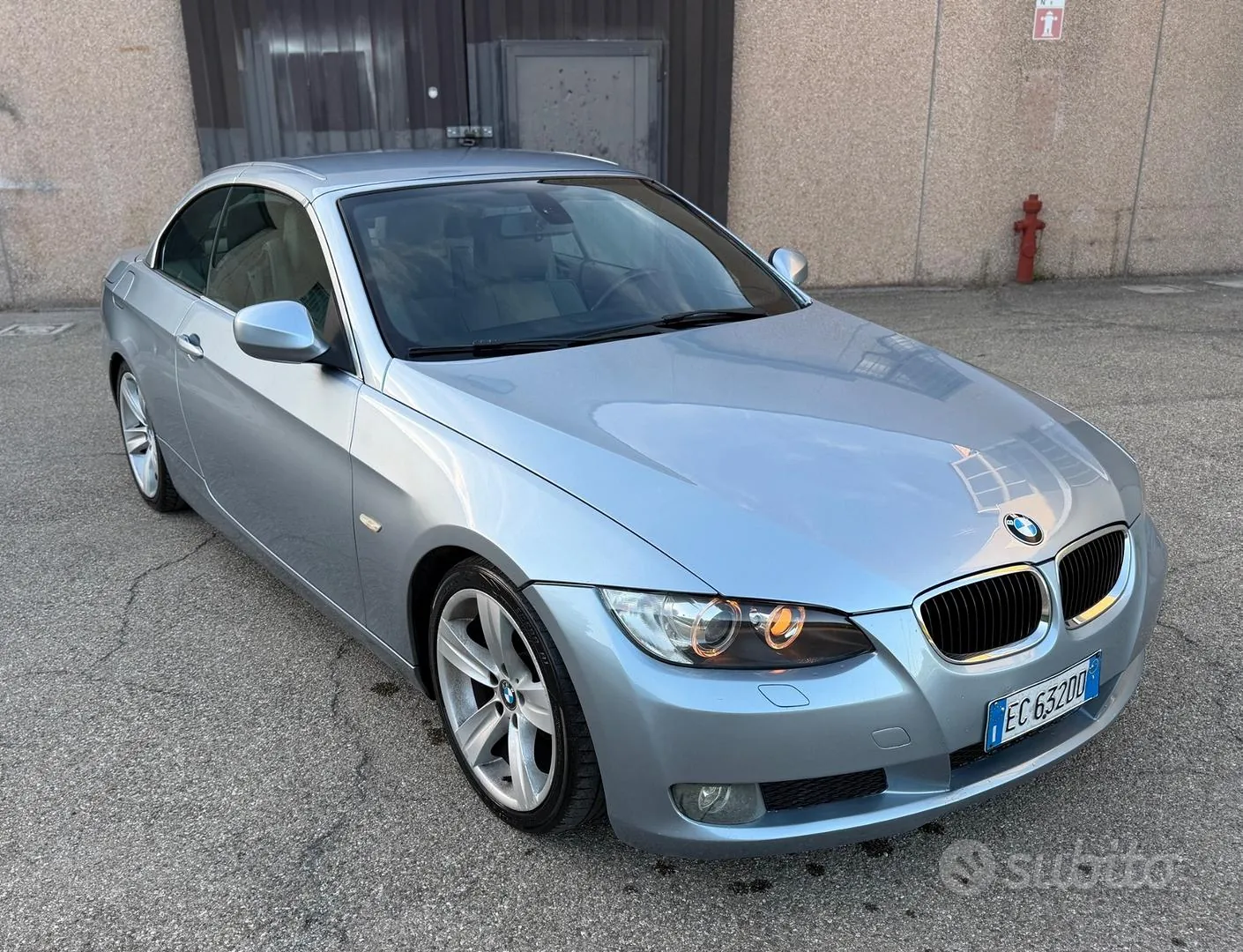 BMW 320 2010 photo 3