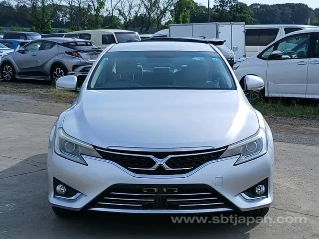 Toyota Mark X 2013 photo 2