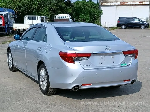 Toyota Mark X 2013 photo 5