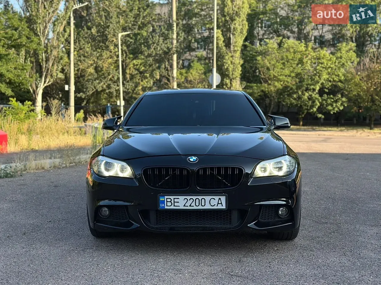 BMW 5 Series 2012 photo 2