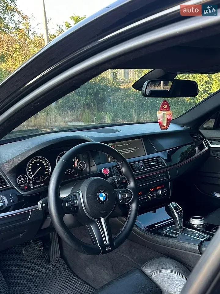 BMW 5 Series 2012 photo 5