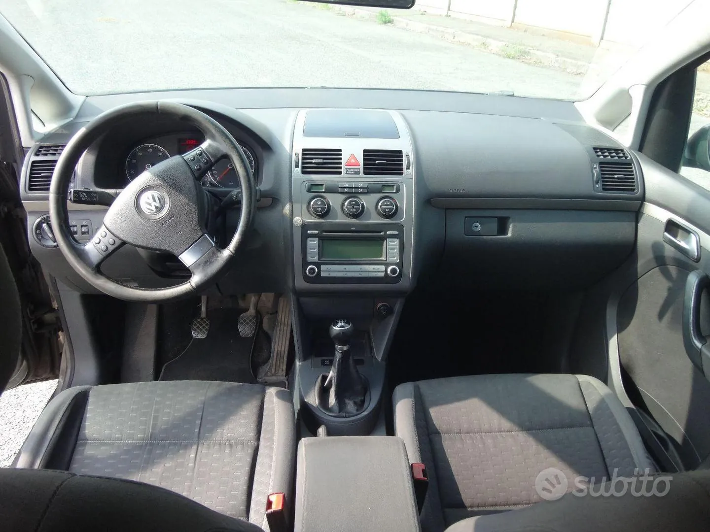 Volkswagen Touran 2007 photo 4