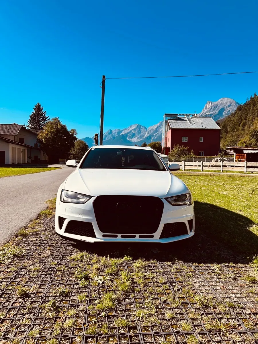 Audi A4 2014 photo 2
