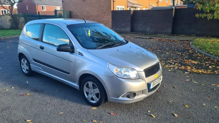 Chevrolet Aveo 2011 photo 3