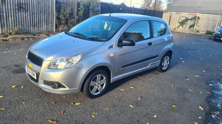 Chevrolet Aveo 2011 photo 4