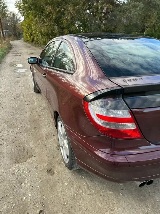 Mercedes-Benz C-Class 2005 photo 3