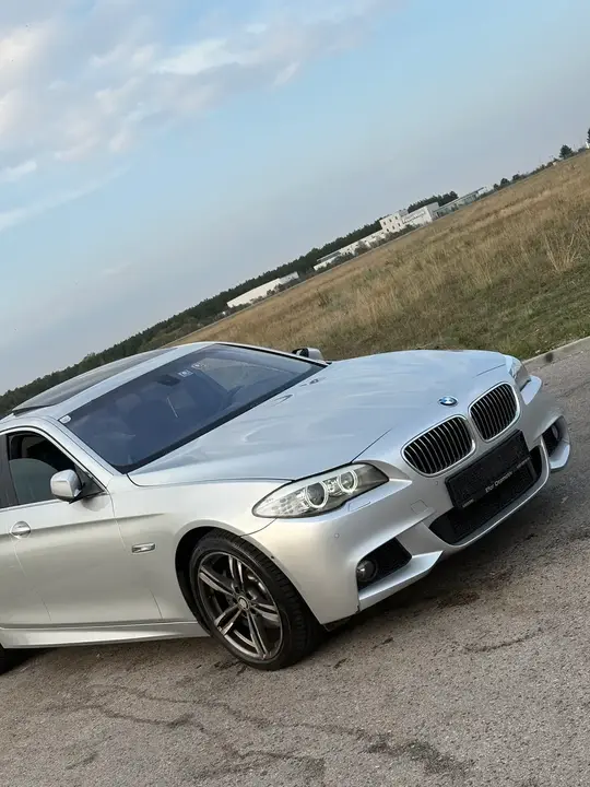 BMW 5 Series 2010 photo 2