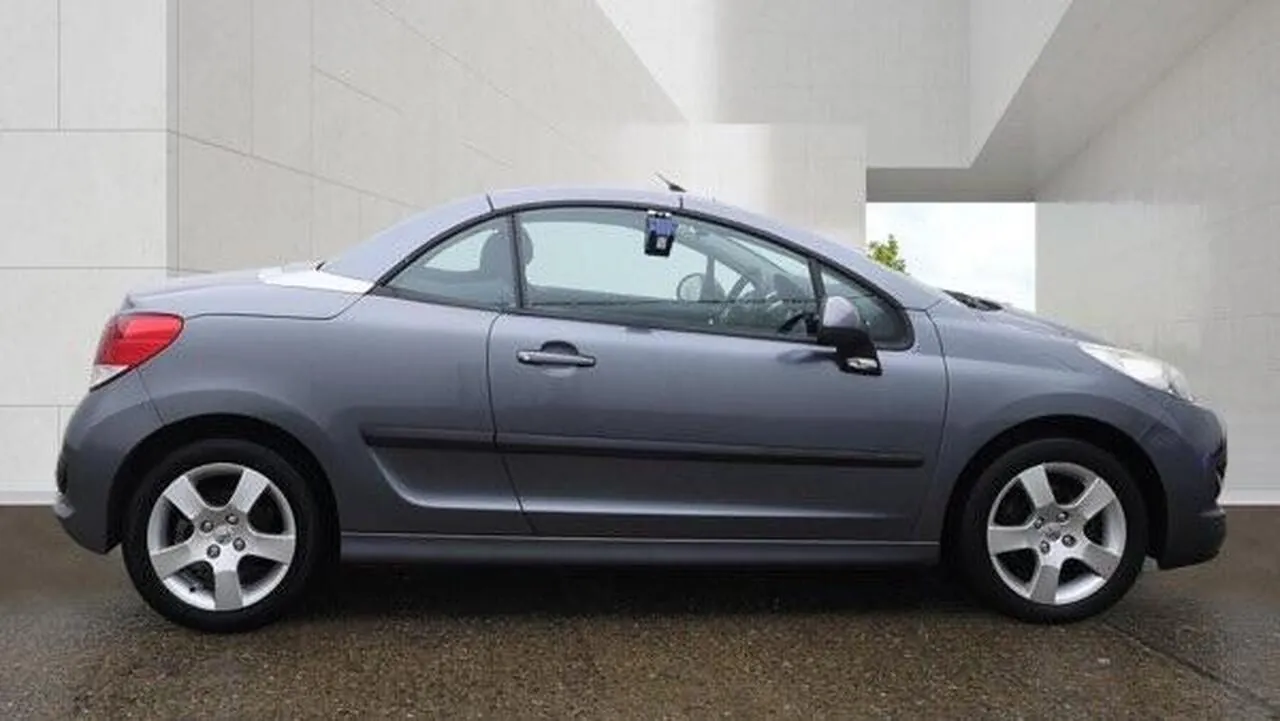 Peugeot 207 2011 photo 5