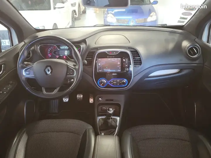 Renault Captur 2016 photo 2