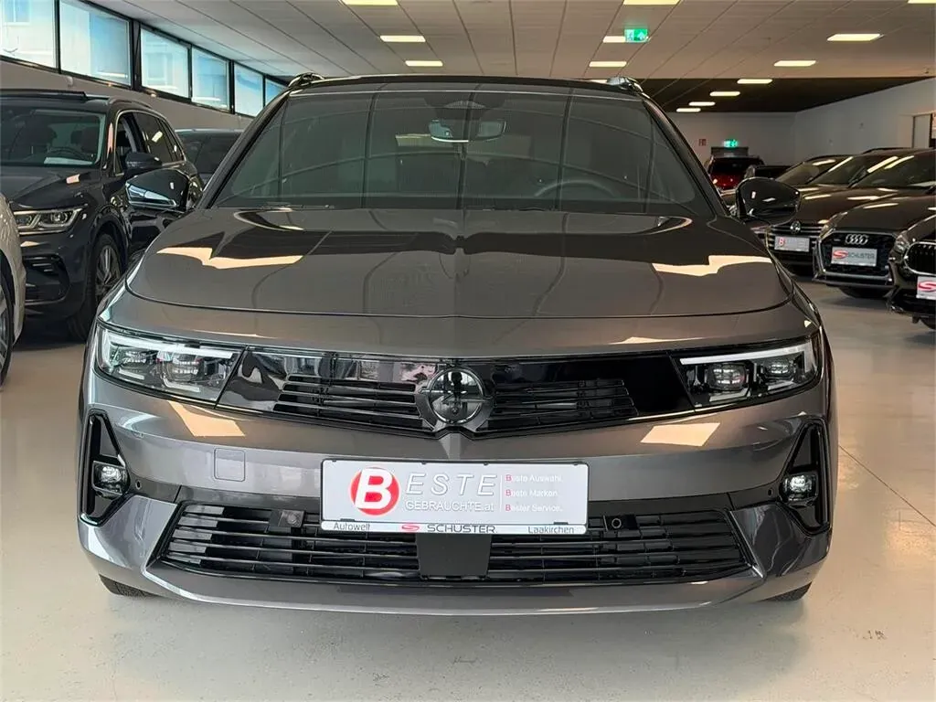 Opel Astra 2024 photo 2