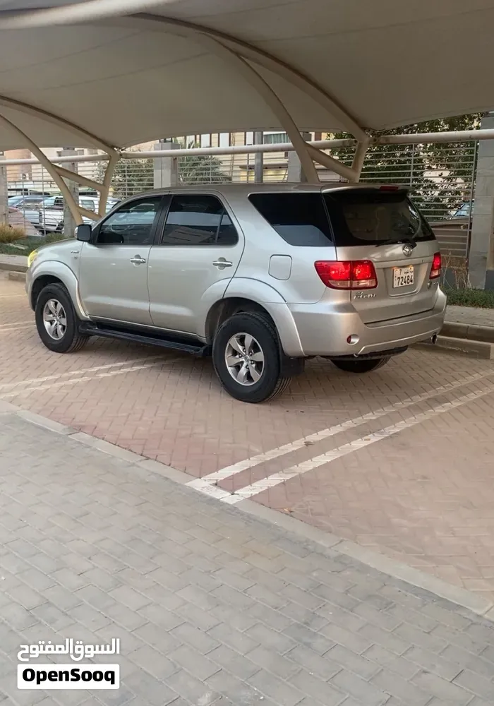 Toyota Fortuner 2007 photo 2