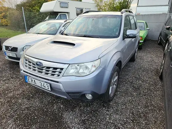 Subaru Forester 2012 photo 2