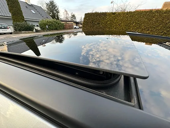Mercedes-Benz C300 E 2022 photo 3