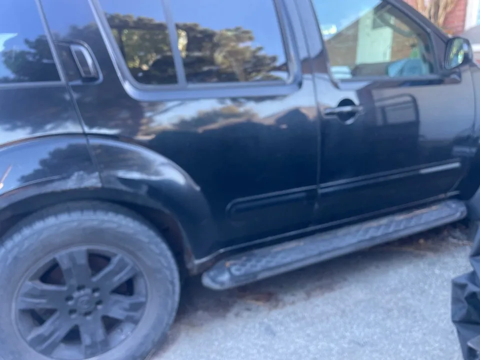 Nissan Pathfinder 2005 photo 2