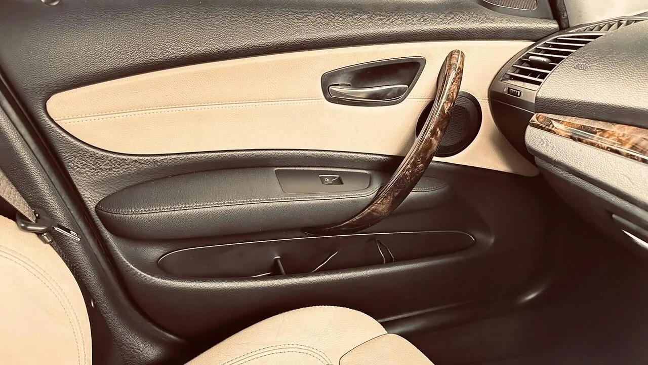 BMW 1 Series 2010 photo 3