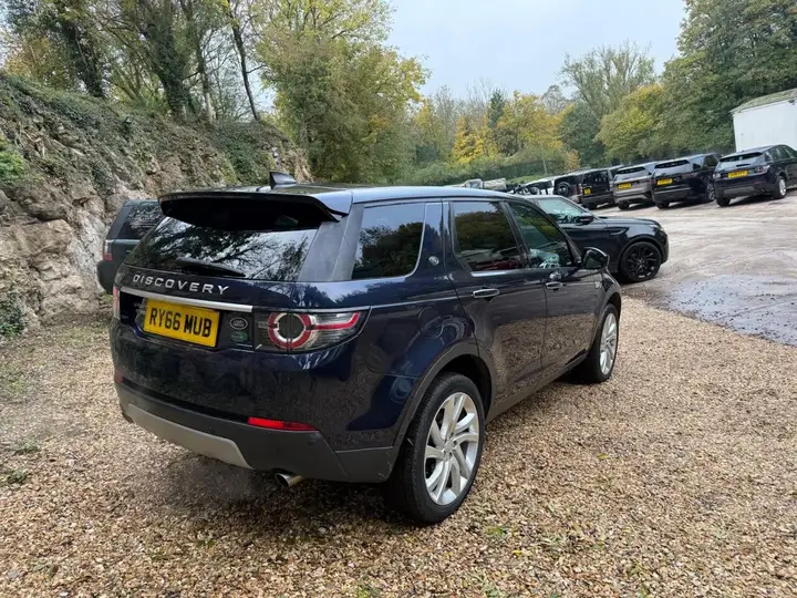 Land Rover Discovery Sport 2016 photo 2