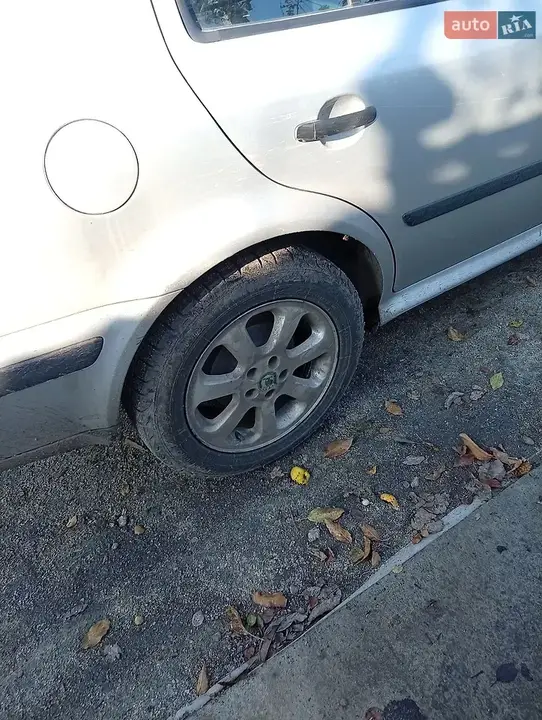 Skoda Octavia 1998 photo 2
