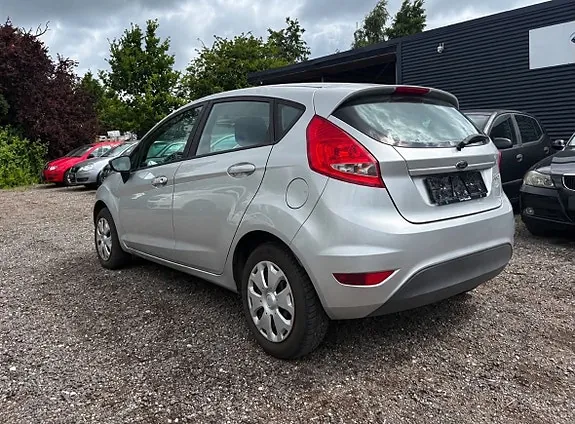Ford Fiesta 2012 photo 4