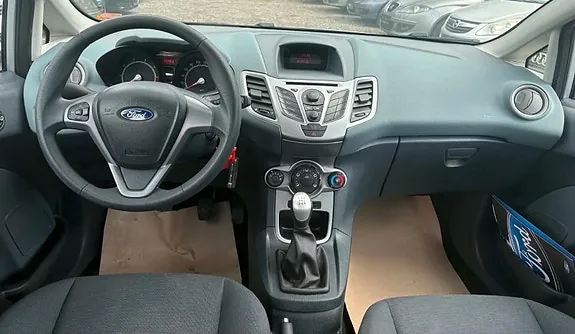 Ford Fiesta 2012 photo 5