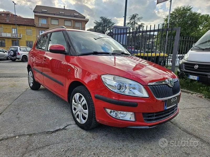 Skoda Fabia 2011 photo 3