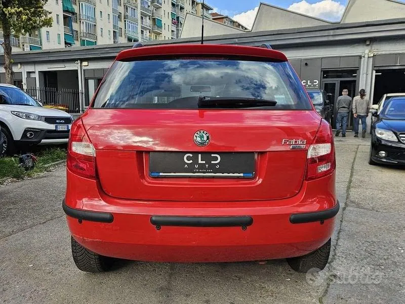 Skoda Fabia 2011 photo 5